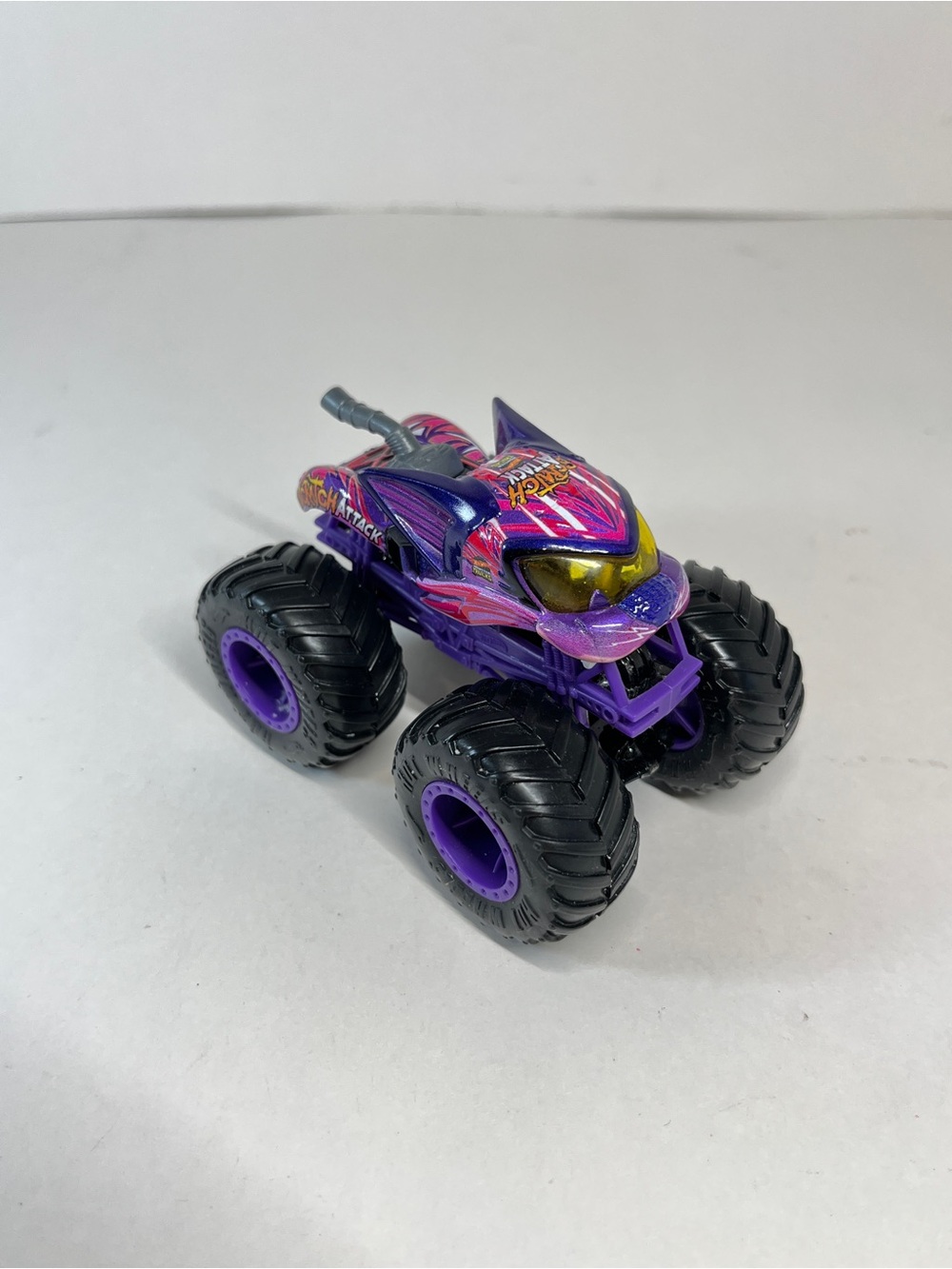 Monster Jam Truck Scratch Attack Purple Cat 1:64 Loose Toy Hot Wheels